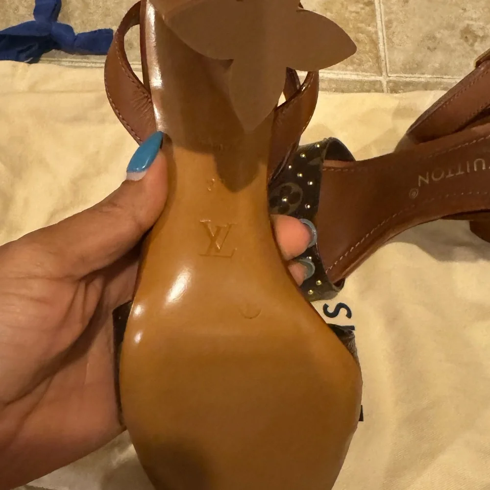 Louis Vuitton monogram sandals - Picture 5 of 8